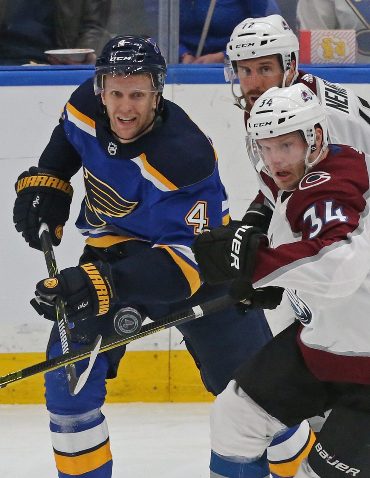 Blues and Avalanche Battle at Enterprise Center